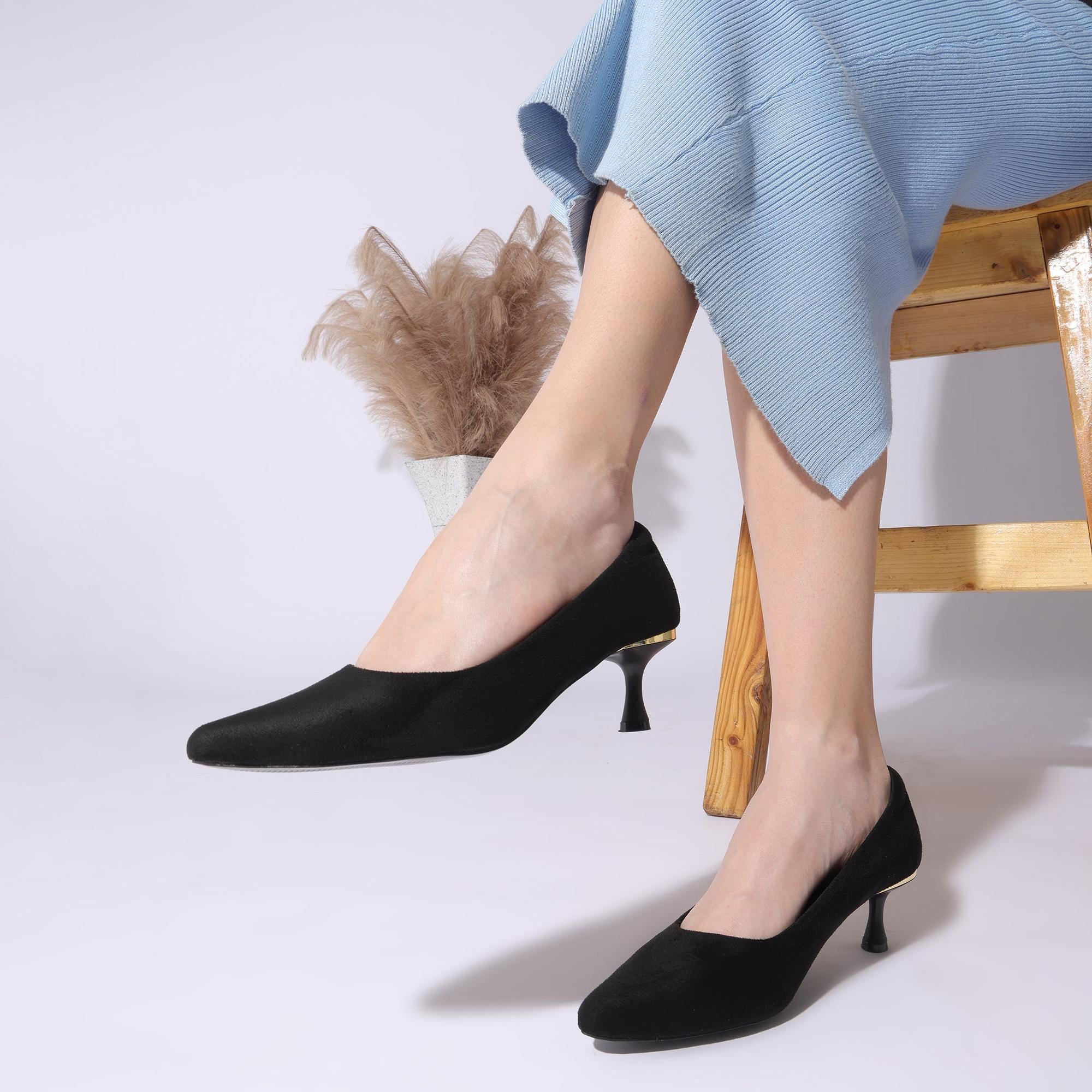 Classic Charm Black Louis Pumps