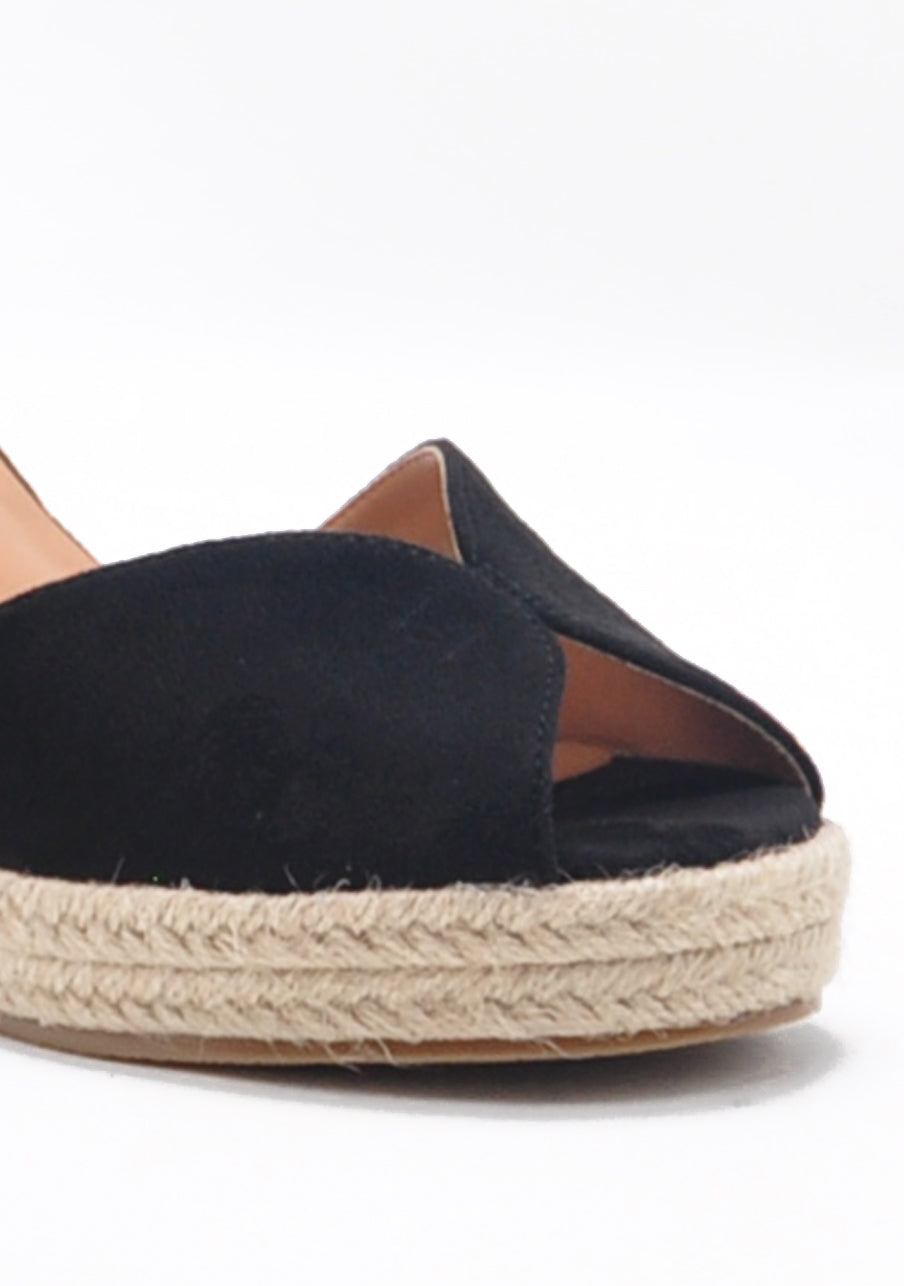 Mariselle - Black Wedges