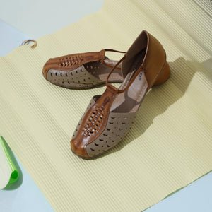 Two-tone Light Brown Closed-Toe Sandals