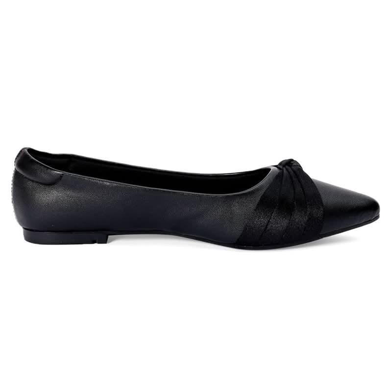 Comfortable Black Pointed-Toe Ballerinas