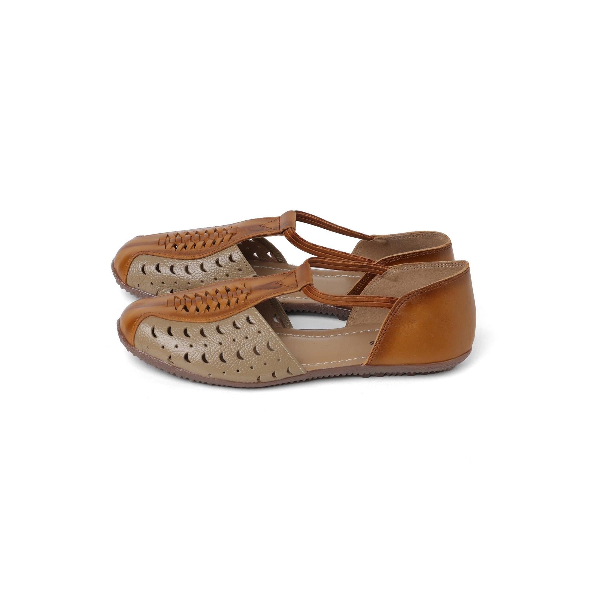 Two-tone Light Brown Closed-Toe Sandals