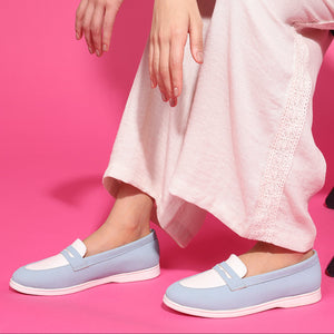 Color-Block Blue Round-Toe Penny-Loafers