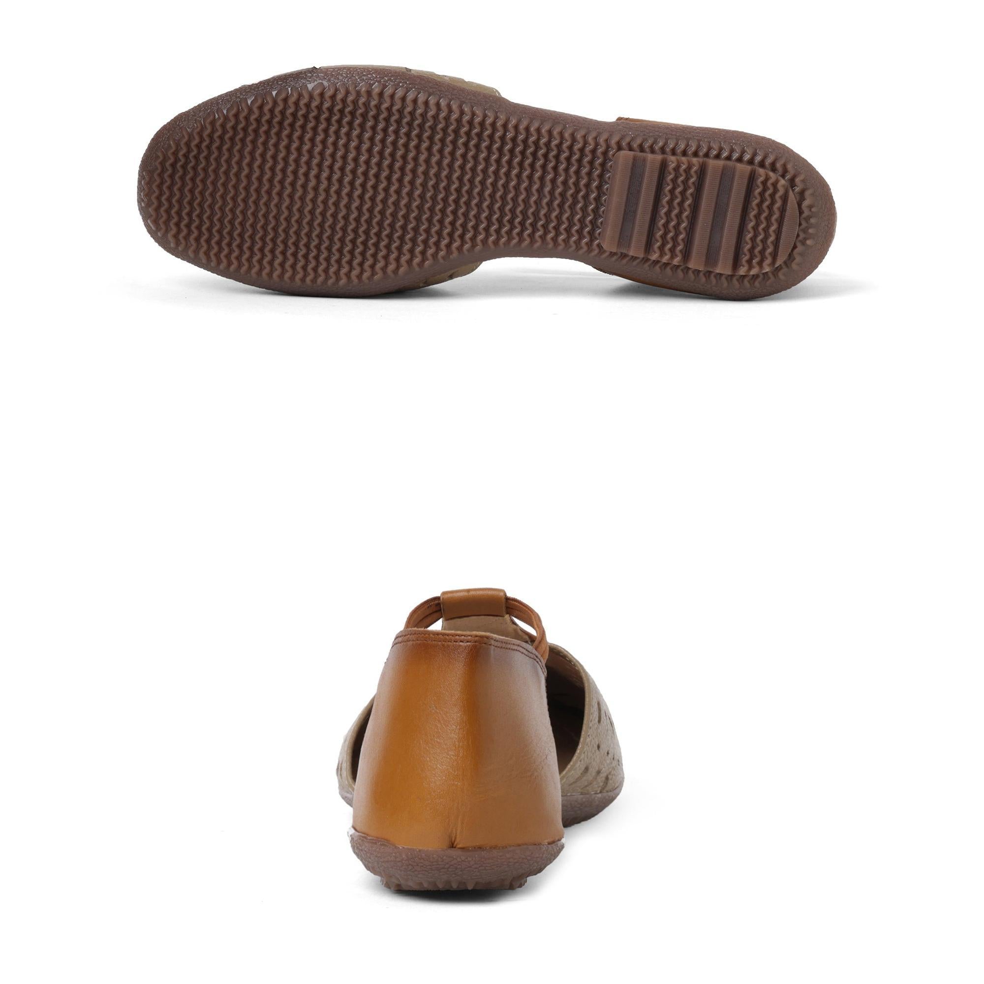 Two-tone Light Brown Closed-Toe Sandals