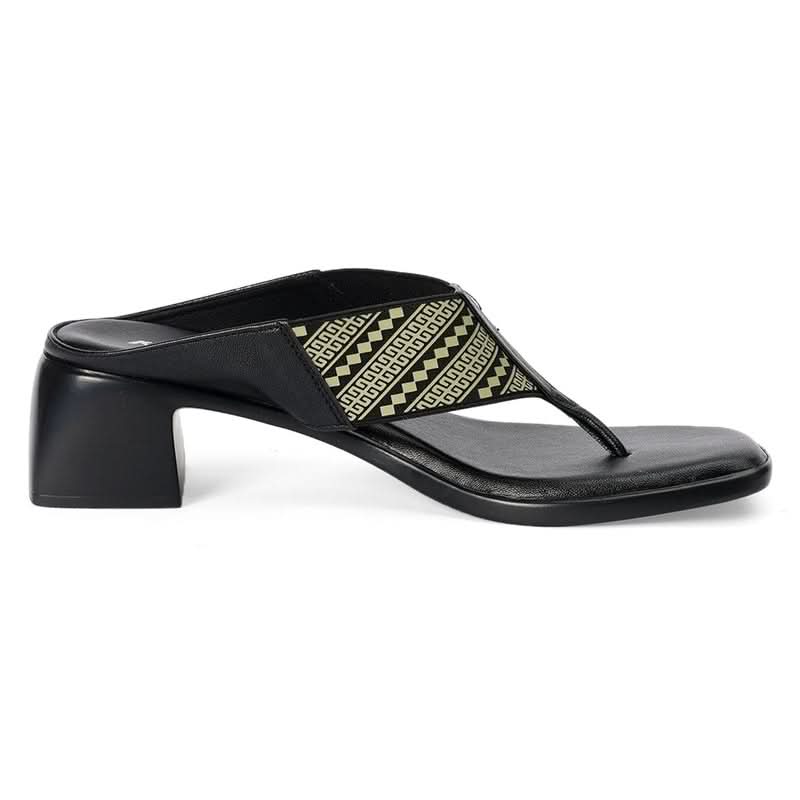 Coralie - Black Thong Sandals