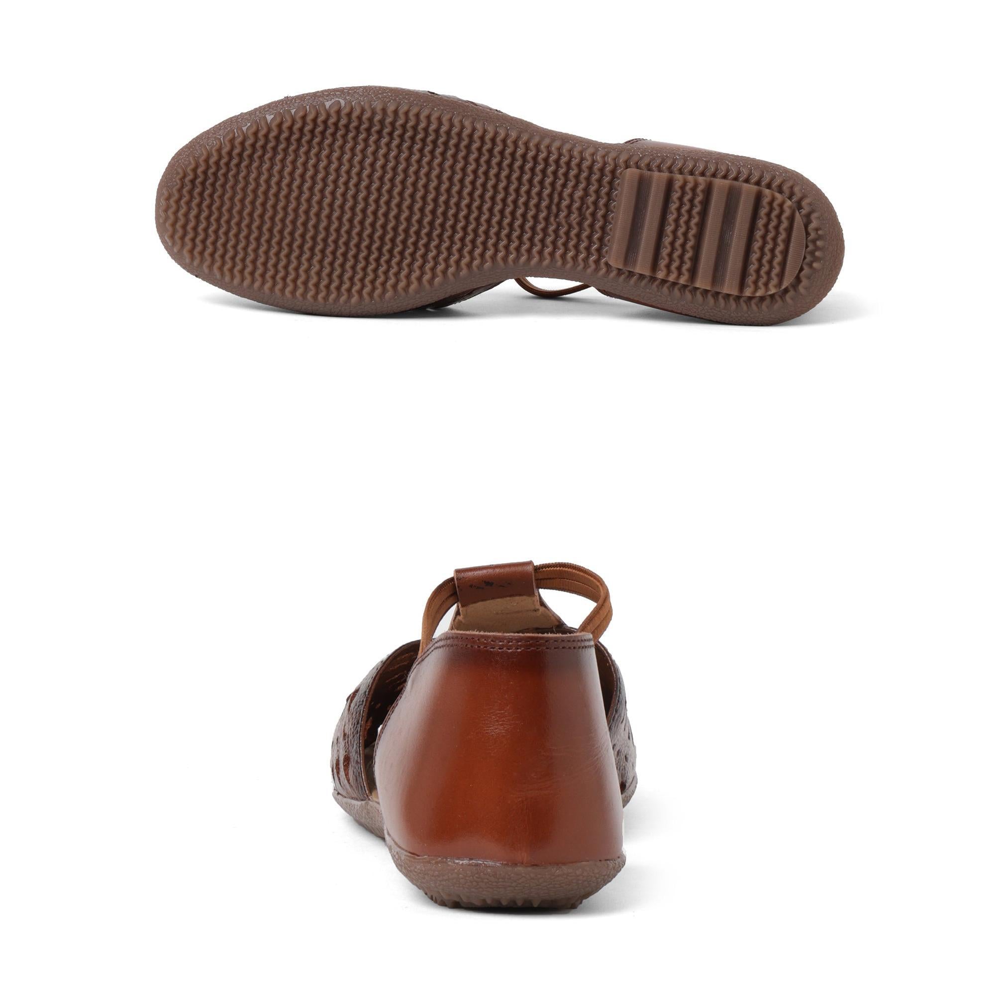Two-tone Brown Closed-Toe Sandals
