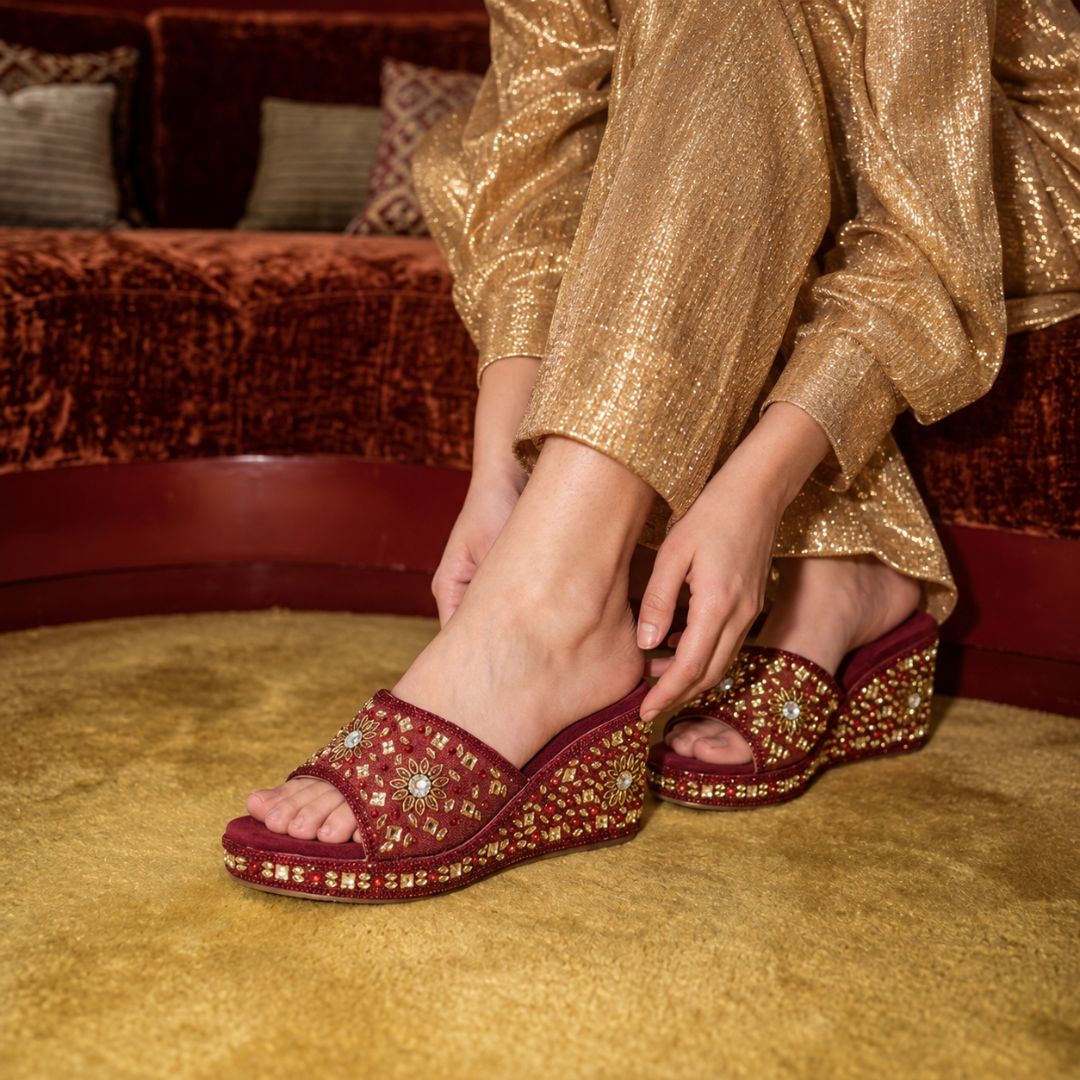 Eshavelle - Maroon Wedges