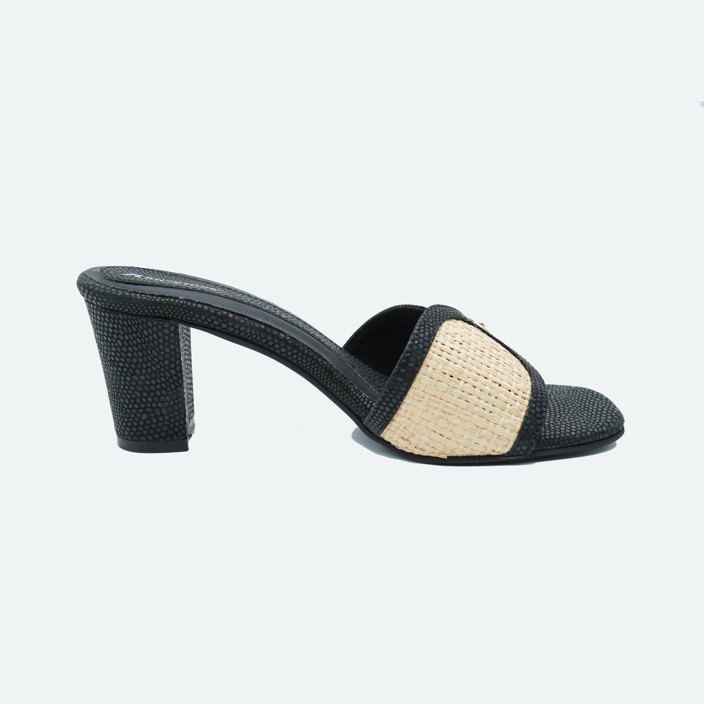 Sophisticated Mat finish Black Slipper featuring Peep toe Design for Everyday casuals