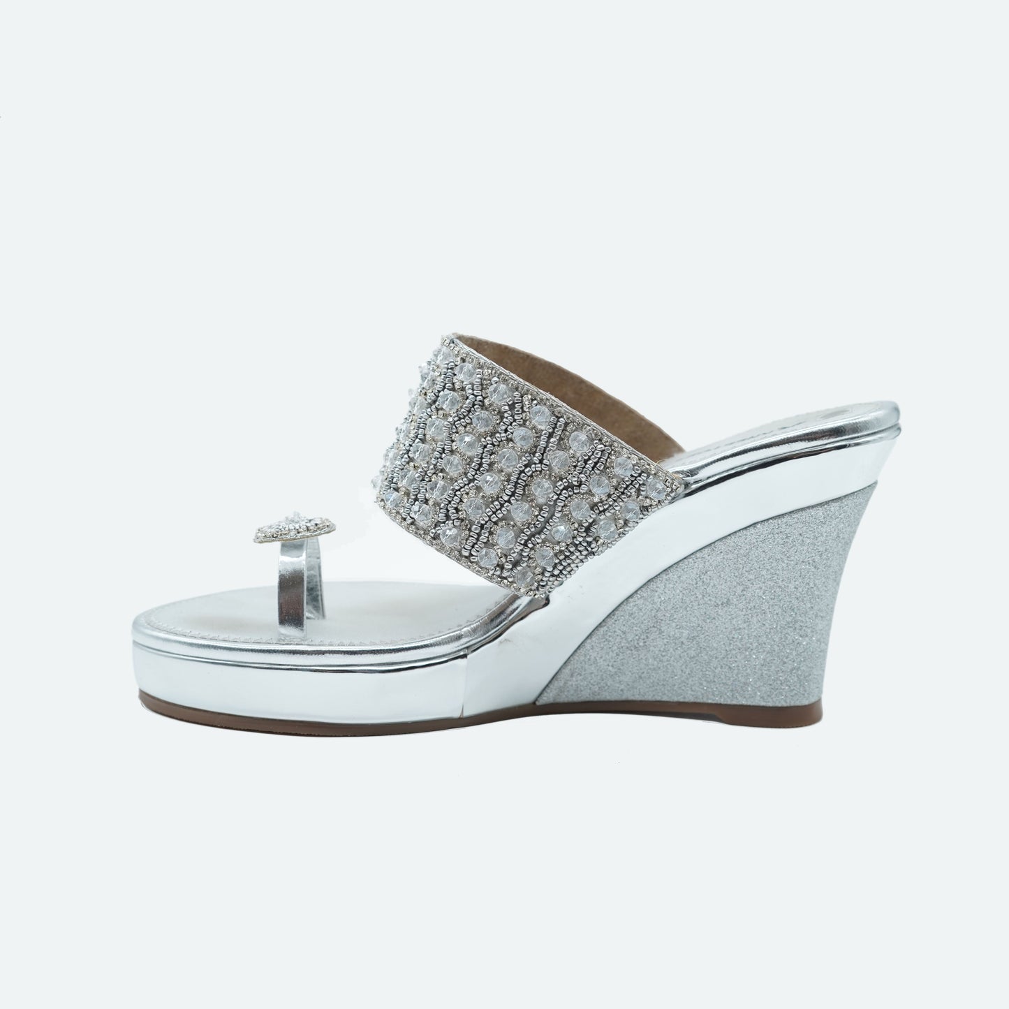 Trendy Glitter Silver Slipper featuring Toe ring Design for Wedding wear