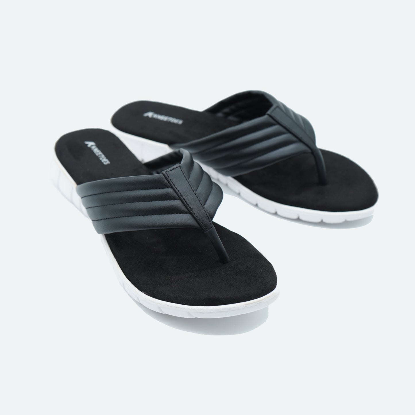 Contemporary Mat finish Black Slipper featuring Toe strap Design for Everyday casuals