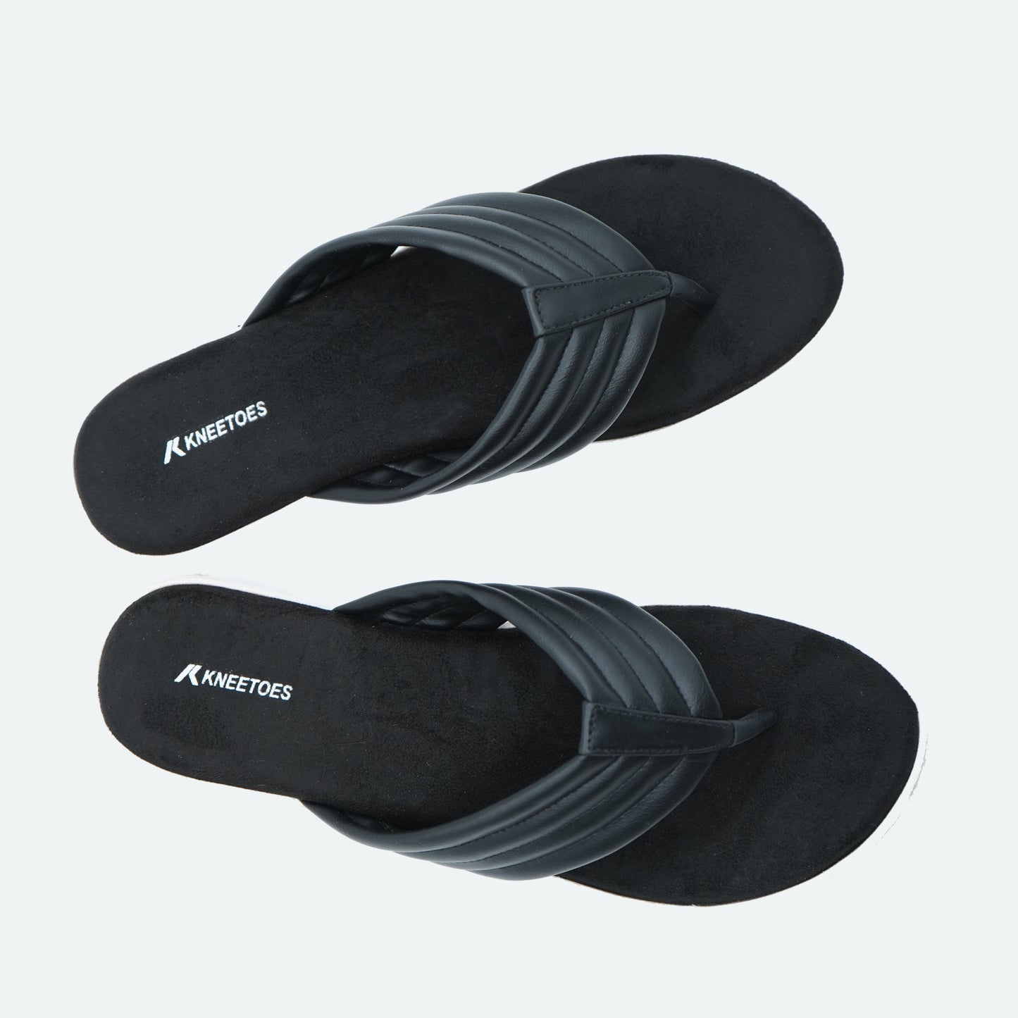 Contemporary Mat finish Black Slipper featuring Toe strap Design for Everyday casuals