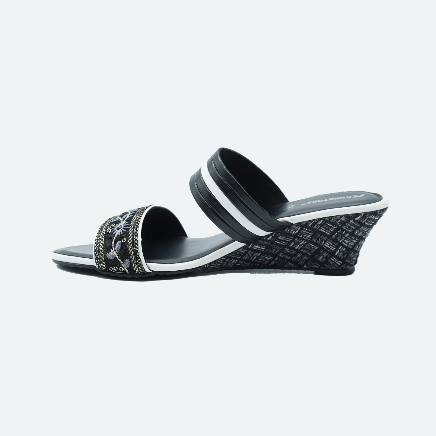 Elegant Mat finish Black Slipper featuring Design for Everyday casuals