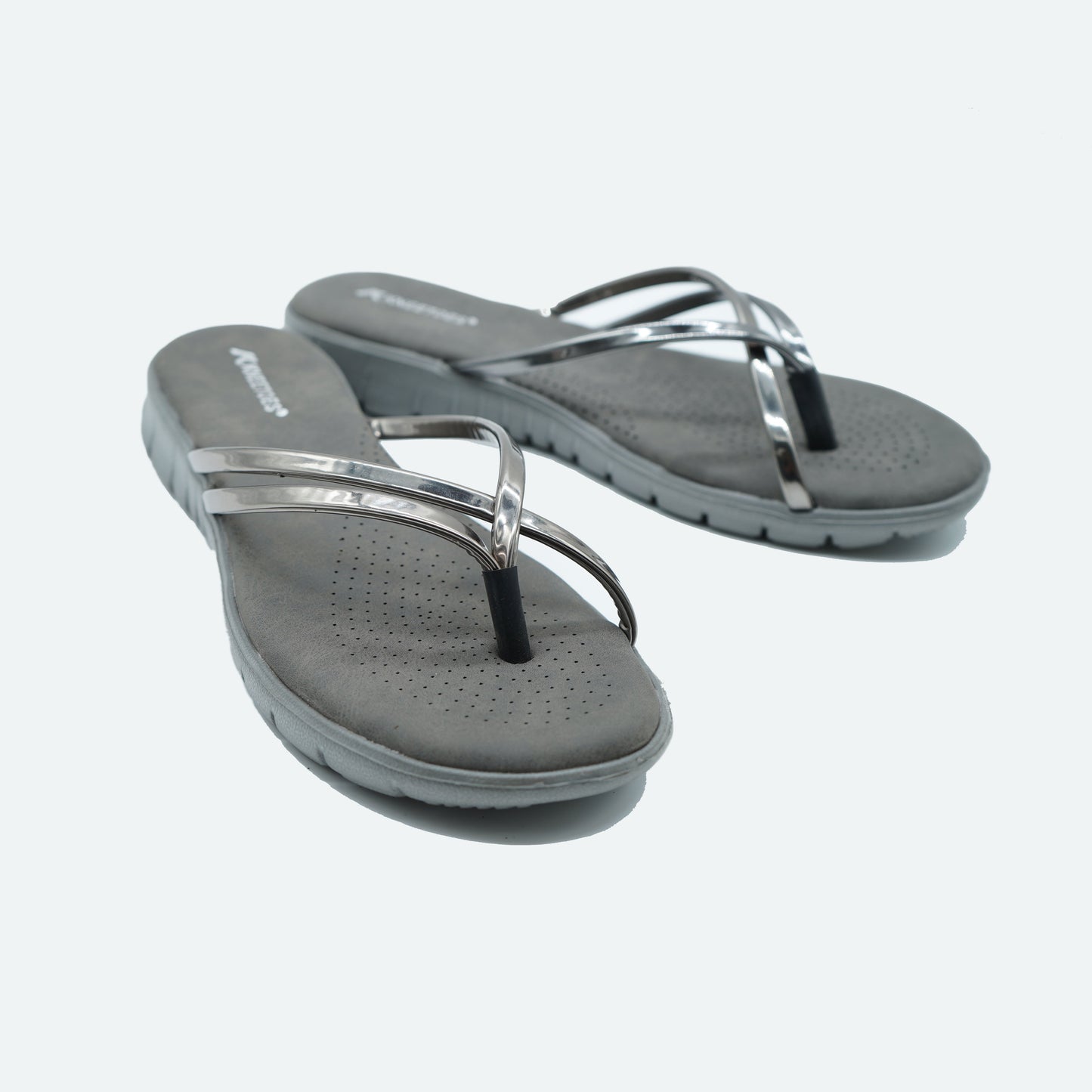 Sleek Glossy finish Black Slipper featuring Toe strap Design for Everyday casual