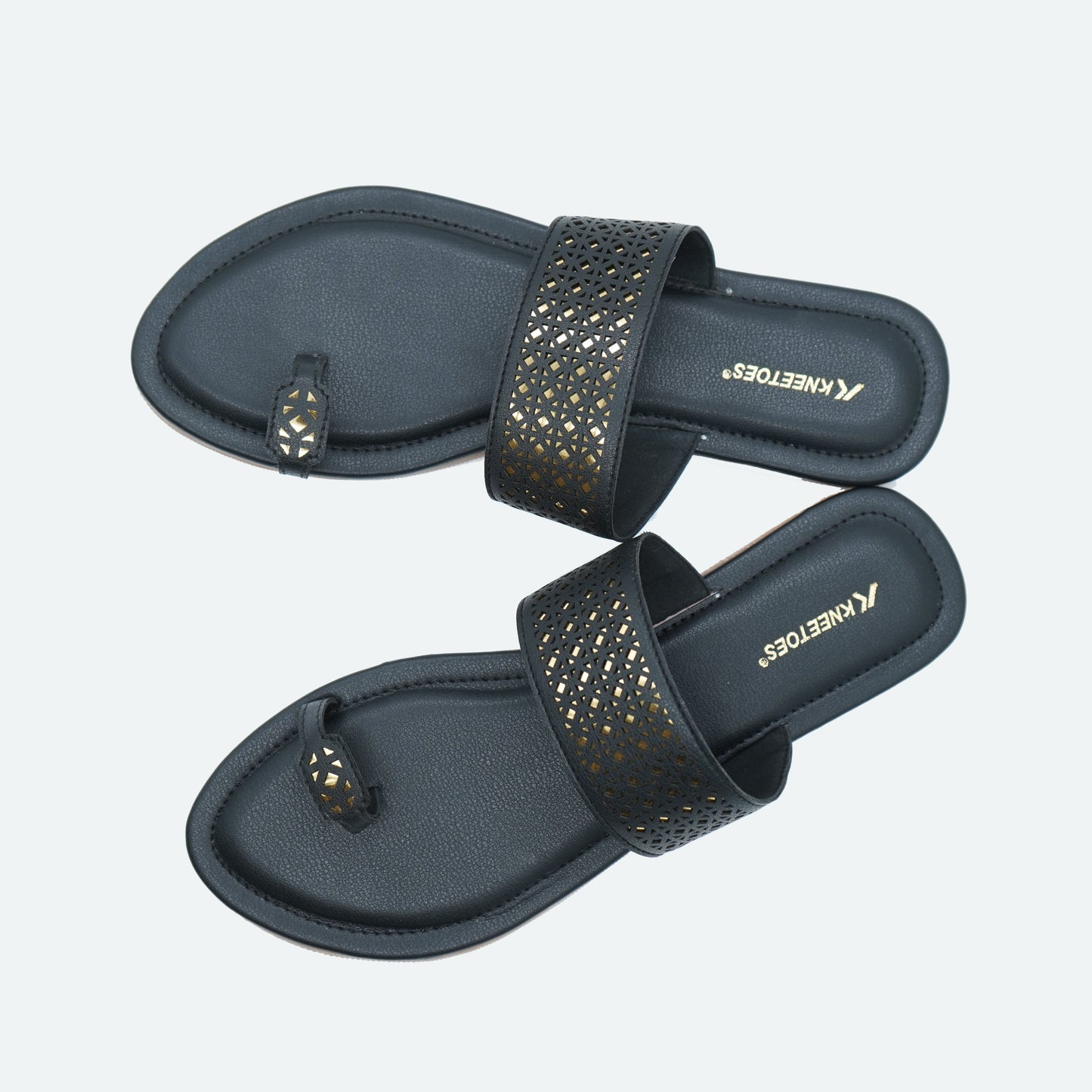 Sophisticated Mat finish Black Slipper featuring Toe strap Design for Everyday casuals