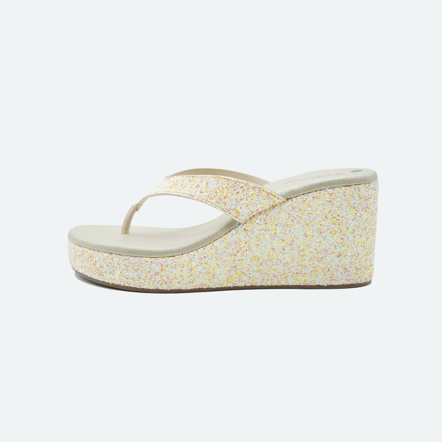 Contemporary Glitter Gold Slipper featuring Toe grip Design for Party wear