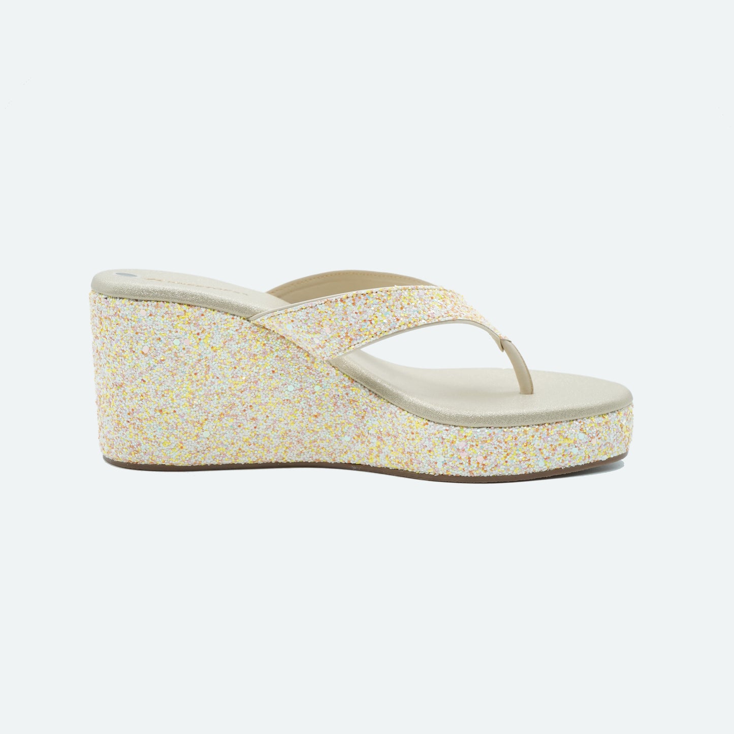 Contemporary Glitter Gold Slipper featuring Toe grip Design for Party wear