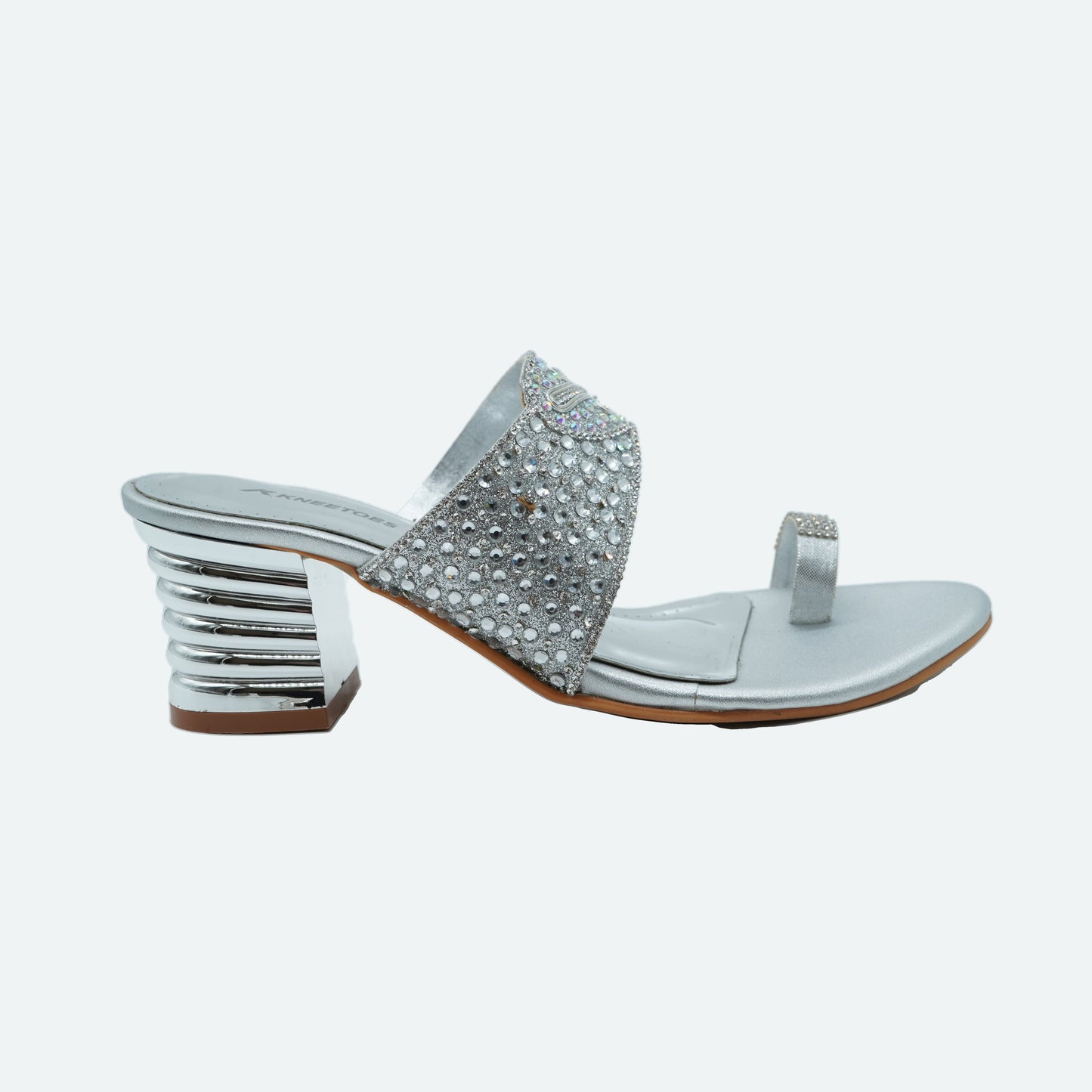 Sophisticated Glitter Silver Slipper featuring Toe strap Design for Party wear