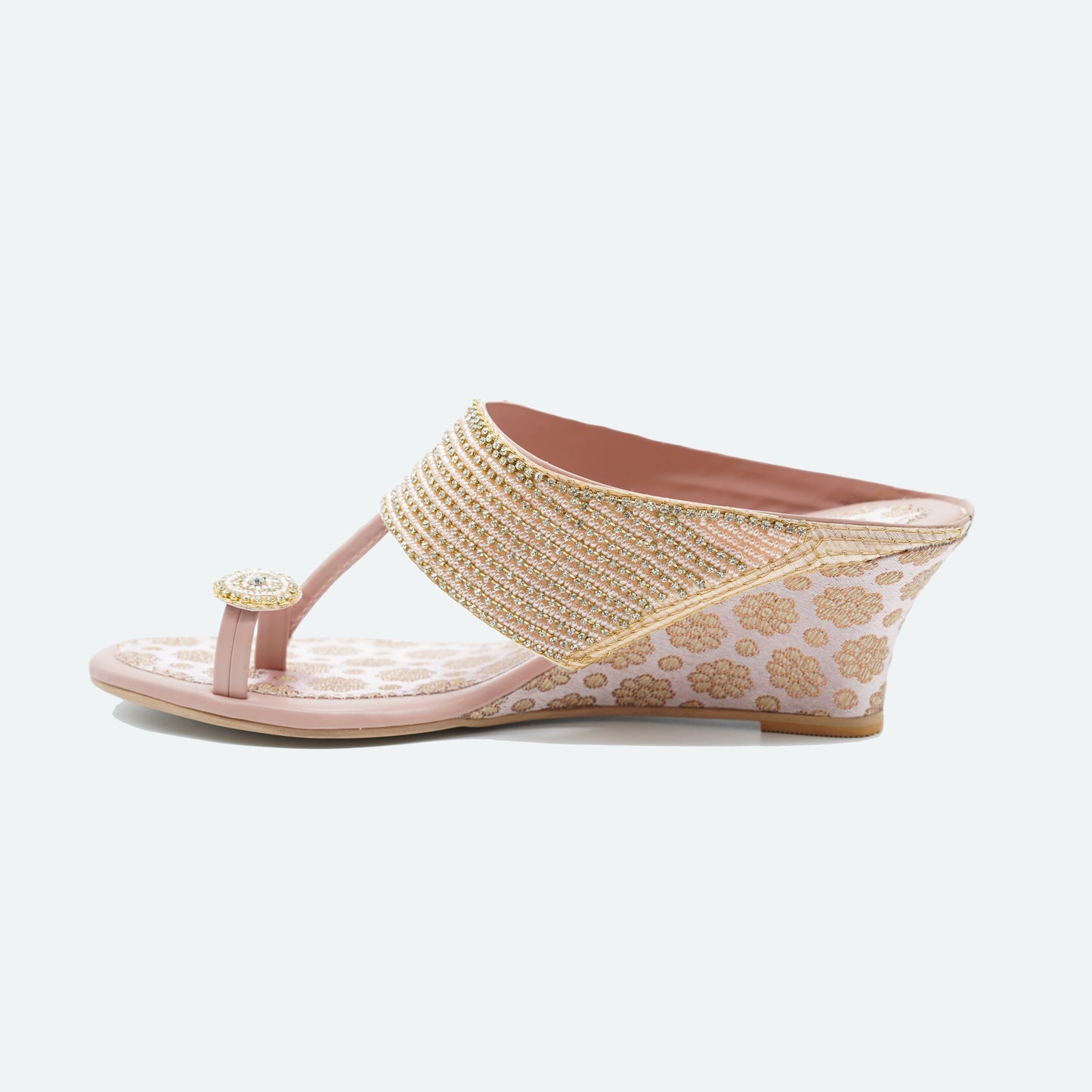 Chic Glitter Gold Slipper featuring Toe ring Design for Wedding wear