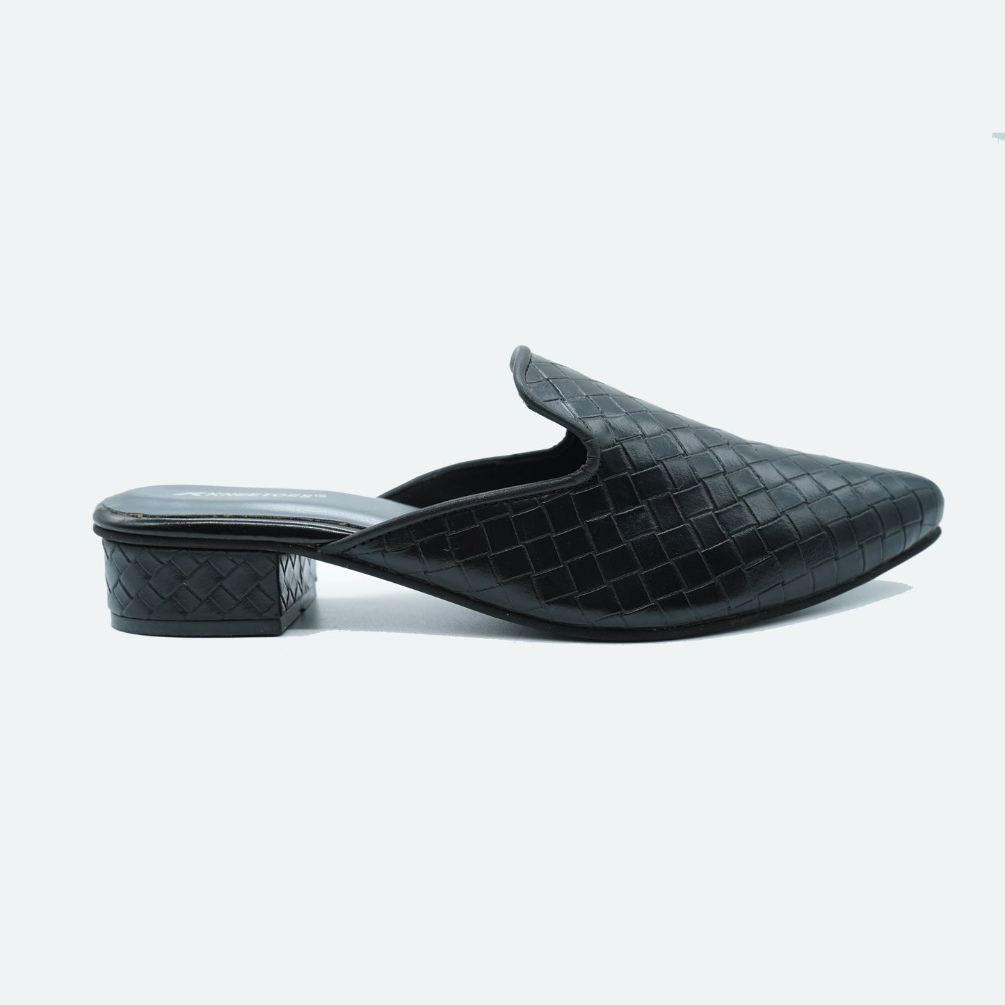 Classic Netted Black Slipper featuring Closed toe Design for Everyday casuals