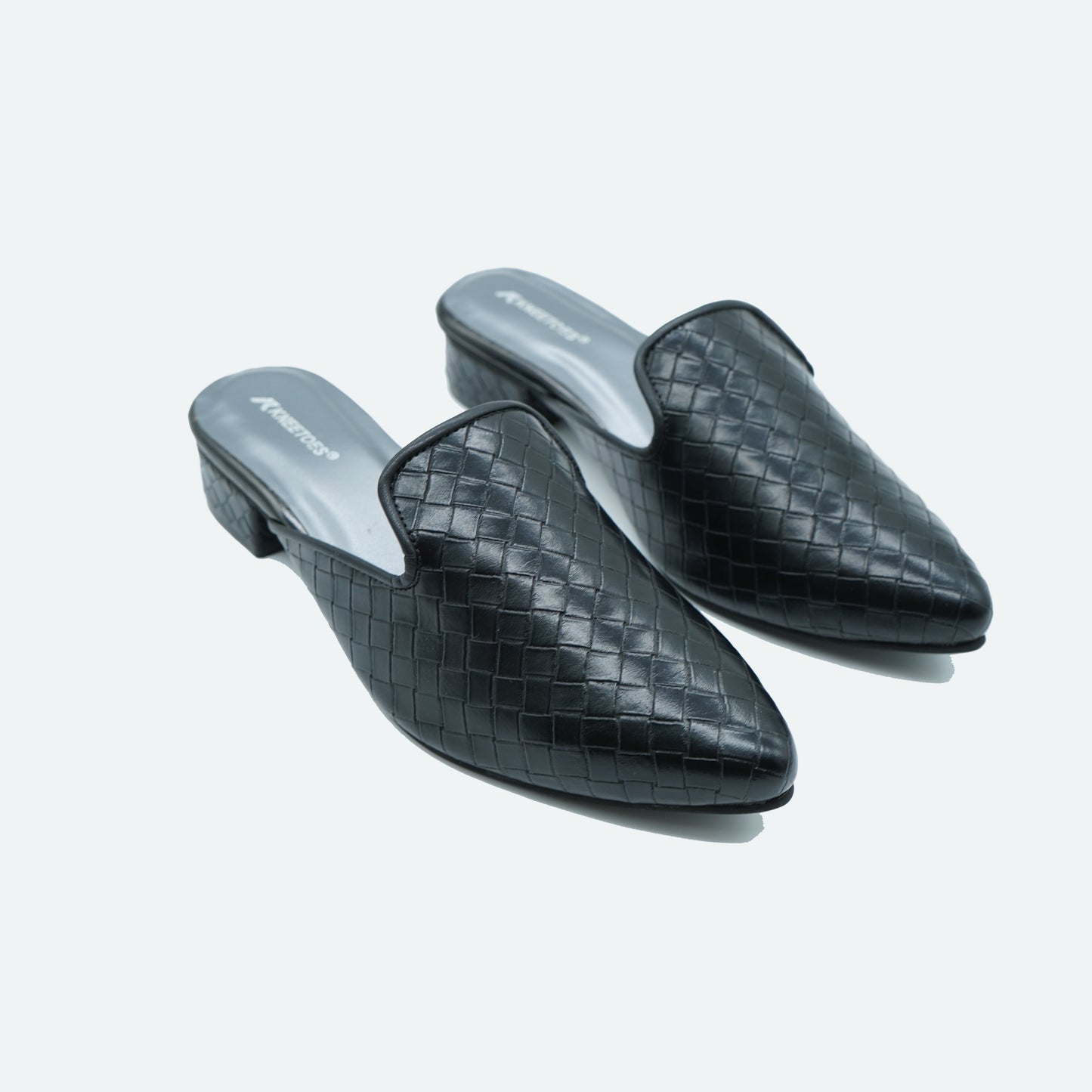 Classic Netted Black Slipper featuring Closed toe Design for Everyday casuals