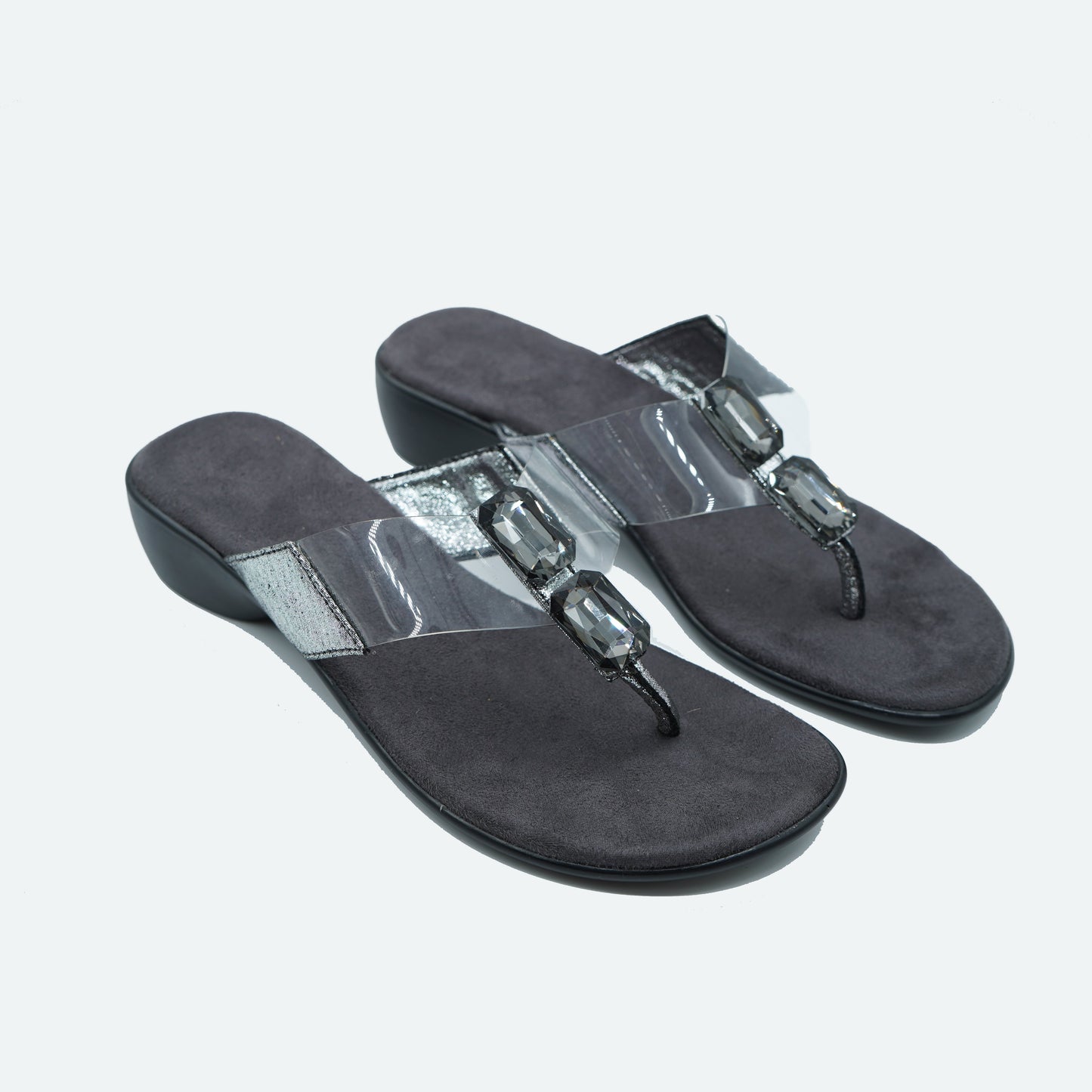 Fashionable Glossy finish Gun metal Slipper featuring Toe grip Design for Everyday