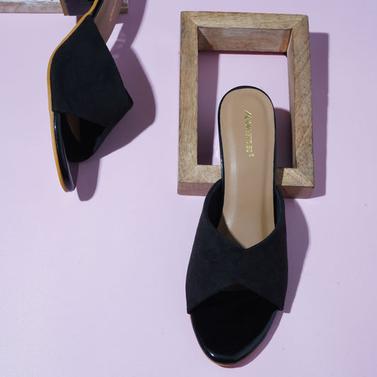 Chic Mat finish Black Slipper featuring Peep toe Design for Everyday casuals