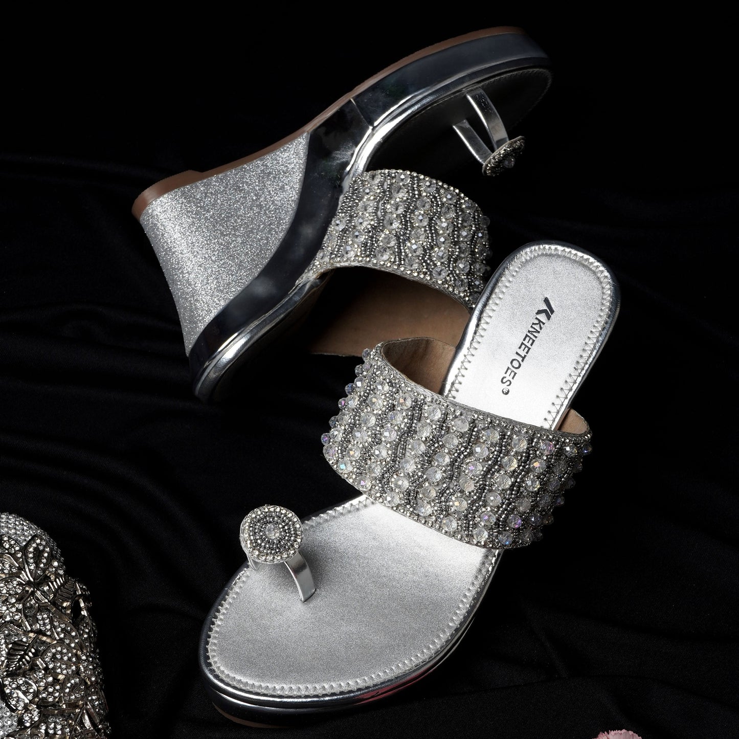 Trendy Glitter Silver Slipper featuring Toe ring Design for Wedding wear