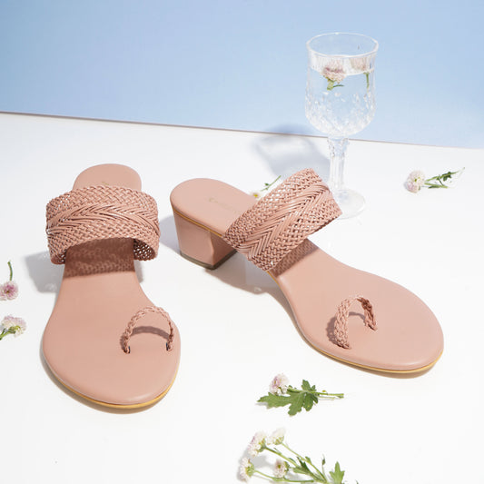 Contemporary Stone work Peach Slipper featuring Toe strap Design for Everyday casuals