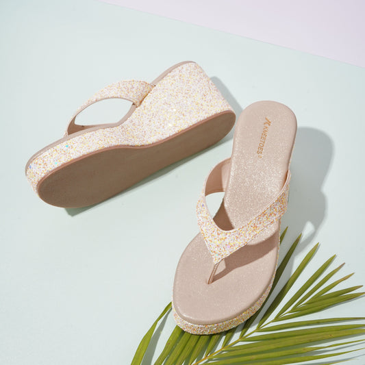 Contemporary Glitter Gold Slipper featuring Toe grip Design for Party wear